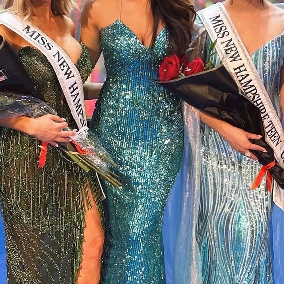 Turquoise Couture Sherri Hill Gown - Picture 3 of 4